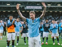 Kevin De Bruyne Merapat ke Napoli? Jersey Biru Langit Bisa Jadi Petunjuk Kuat
