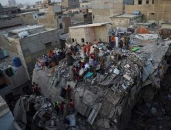 Gedung Apartemen 5 Lantai Ambruk di Karachi, Pakistan: 16 Tewas, Puluhan Terluka