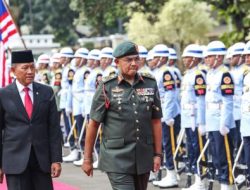 Wamenhan Ajak Panglima Angkatan Bersenjata Australia Beri Hormat ke Patung Bung Karno