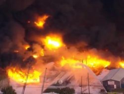 Pesawat Kargo AS Jatuh karena Mesin Lepas Meledak Tewaskan 12 Orang