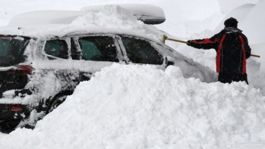 Longsoran Salju Menerjang Austria