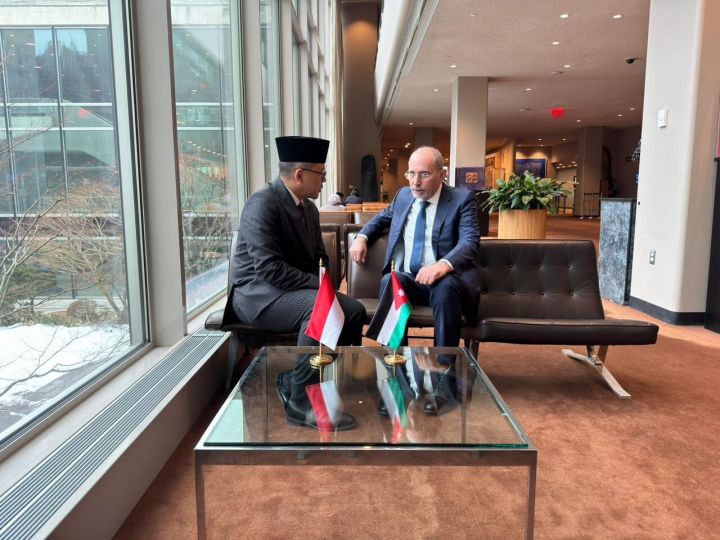 Menelisik Arti Pertemuan Sugiono