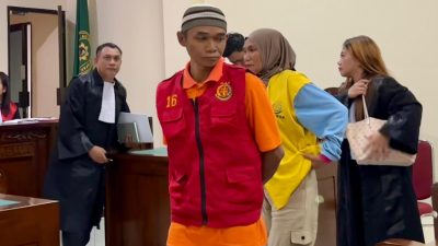 Didakwa Masuk Pekarangan