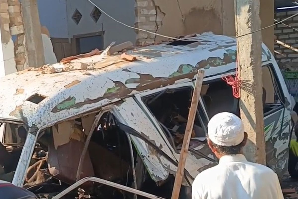 Ledakan Misterius Hancurkan