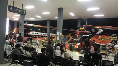 Terminal Tingkir Salatiga Mulai Dipadati Pemudik Moda Trasnportasi Bus Masih Digemari