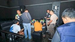 Polda Jatim Razia dan Tes Urine Pengunjung Tempat Hiburan Malam di Surabaya